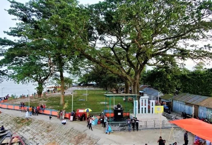 ফুলছড়ি শহীদ মিনার ও গন কবর বা বধ্যভূমি