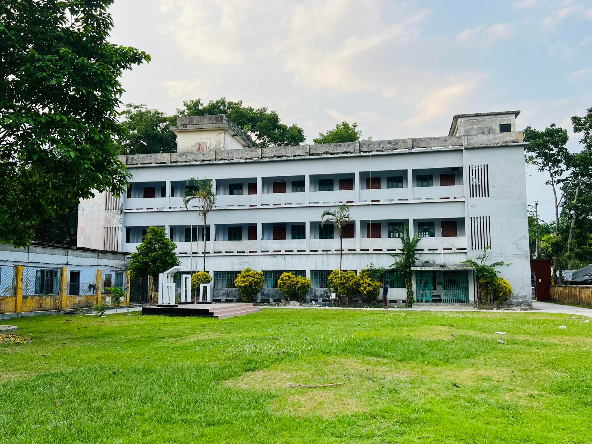 আমাদের কলেজ