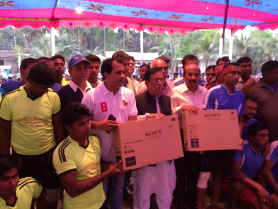 সল্প উন্নত দেশ হতে উন্নয়শীল দেশে উত্তরণের যোগ্যতা অর্জনের ঐতিহাসিক সাফল্য উদ্যাপন উপলক্ষে ১৩ নং গুটুদিয়া ইউনিয়ন পরিষদ অয়োজিত হাডুডু ও বাউল গানের আয়োজন করা হয়।