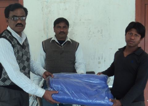 মন্দিরের পাশে ফুল বাগান