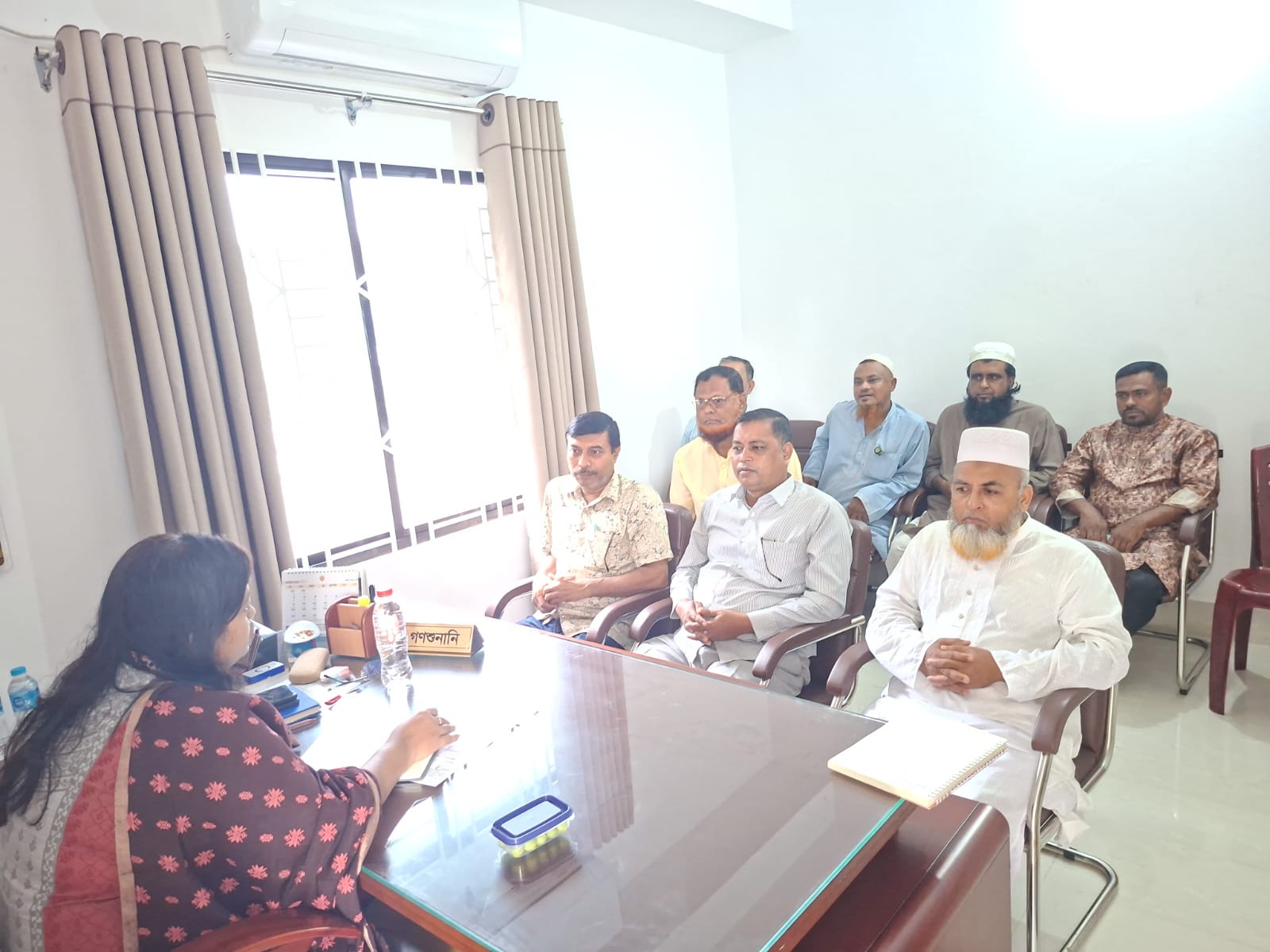 চন্দ্রগঞ্জ-উপজেলার-ইউনিয়ন-পরিষদ-সমূহে-কর্মরত-প্রশাসনিক-কর্মকর্তাগণের-সাথে-ইউনিয়ন-পরিষদের-সার্বিক-কার্যক্রম-বিষয়ে-মত-বিনিময়-সভা-অনুষ্ঠিত-হয়উক্ত-সভায়-সভাপতিত্ব-করেন-জনাব-নিলুফা-ইয়াসমিন-নিপা-মহোদয়উপজেলা-নির্বাহী-অফিসার-চন্দ্রগঞ্জলক্ষ্মীপুর