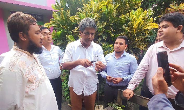 পরিচালক