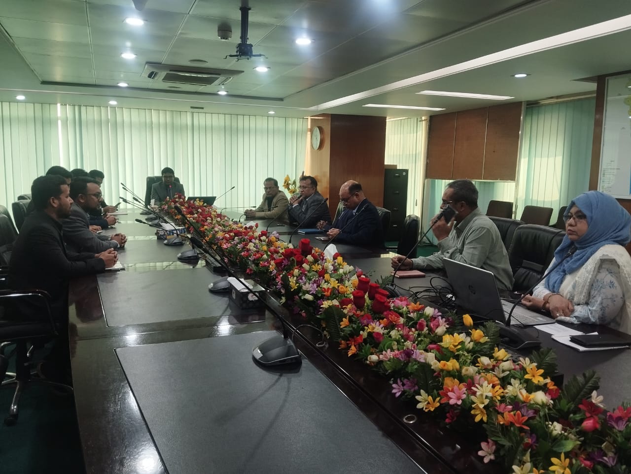 বাংলাদেশ পেট্রোলিয়াম এক্সপ্লোরেশন এন্ড প্রোডাকশন কোম্পানী লিমিটেড (বাপেক্স) পরিদর্শন এবং কোম্পানির কর্মকর্তাগণের সাথে মহাপরিচালক, হাইড্রোকার্বন ইউনিট -এর মতবিনিময়