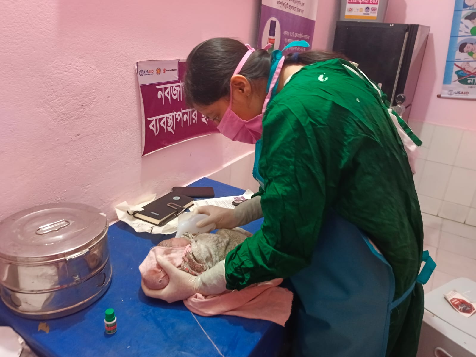 নবজাতকের অত্যাবশ্যকীয় পরিচর্যা