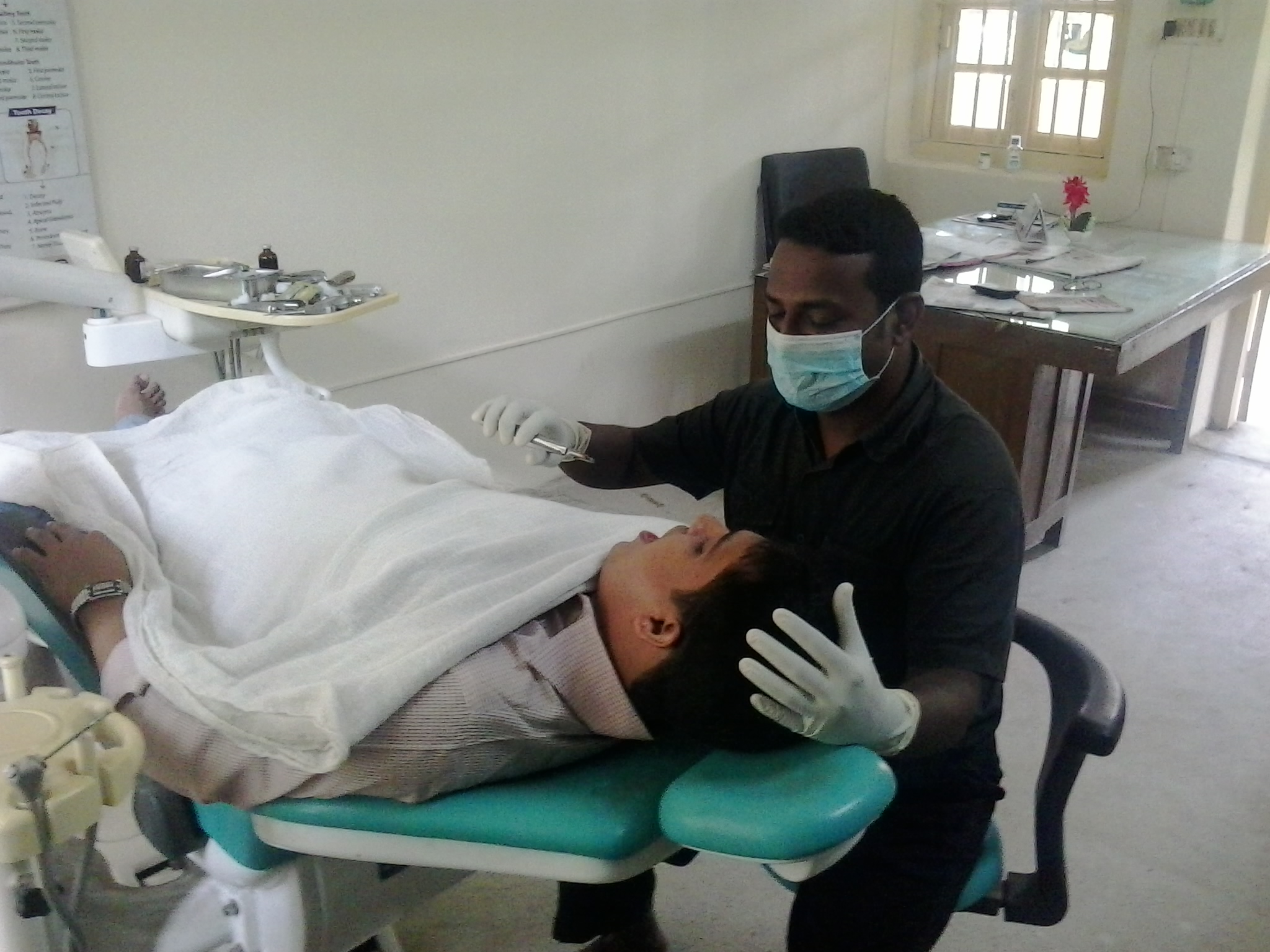 বিডিএস ডাক্তারের দন্ত রোগীর চিকিৎসা 