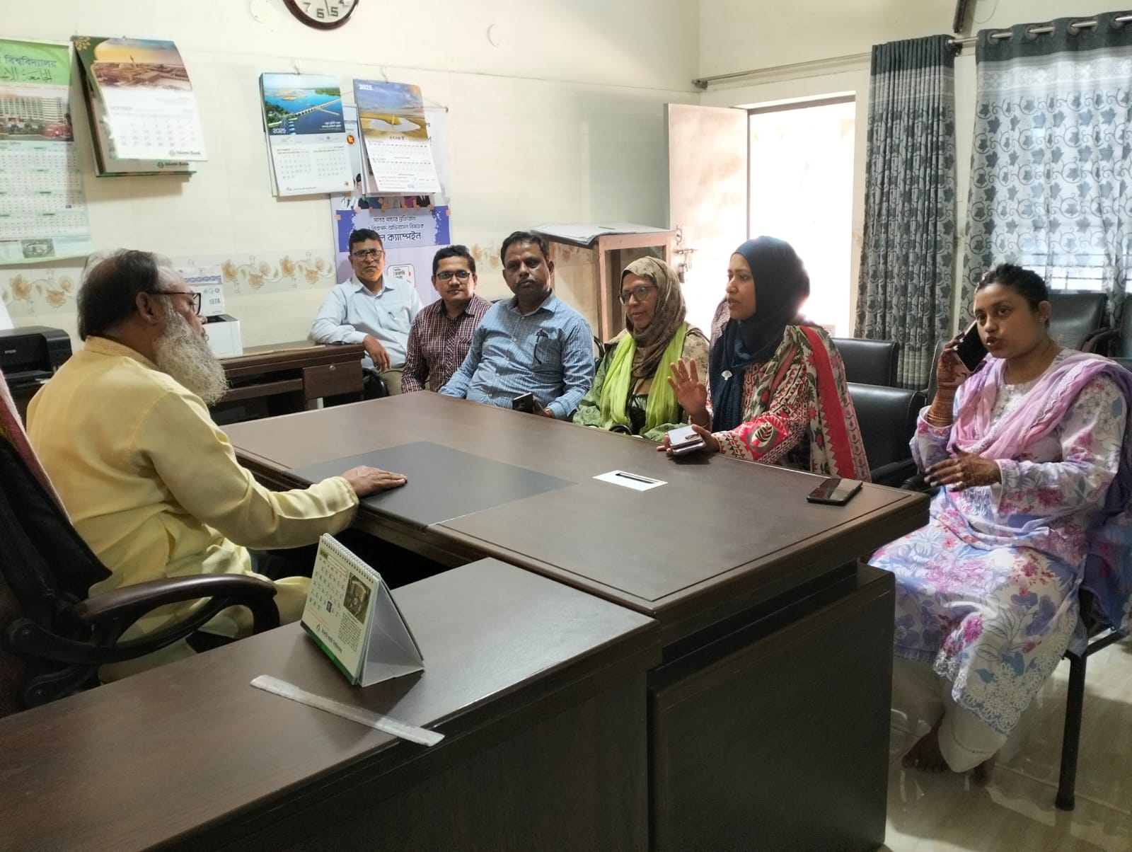 বিভাগীয় অফিস ও সিভিল সার্জন অফিস থেকে পরির্দশন এবং টিসিভি ক‌্যাম্প নিয়ে শিক্ষকদের সাথে আলোচনা