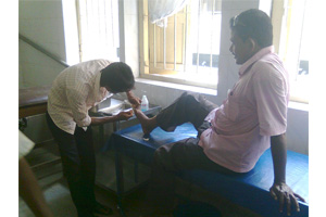 ইমার্জেন্সিতে কর্মরত োয়ার্ডবয়