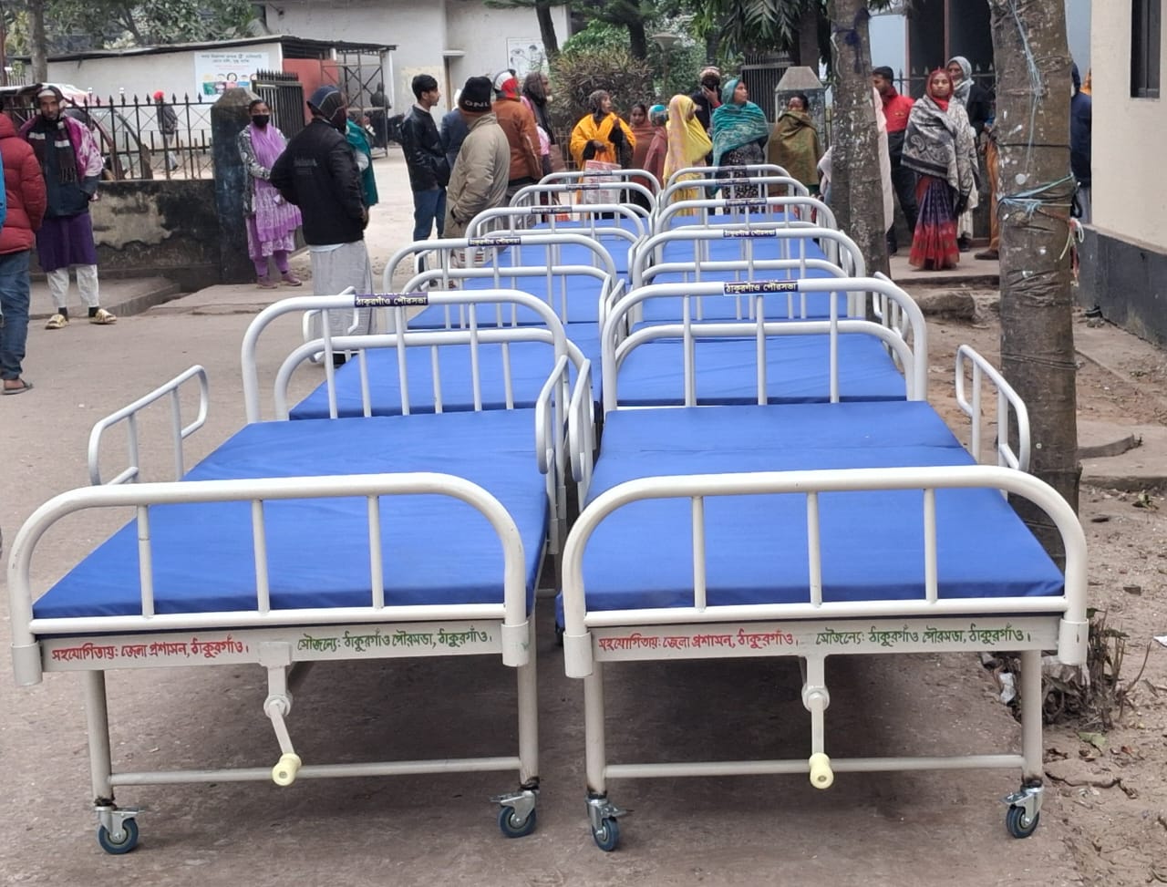 ঠাকুরগাঁও জেলা প্রশাসনের সহযোগিতায় এবং ঠাকুরগাঁও পৌরসভার সৌজন্যে হাসপাতালের শিশু ওয়ার্ডে ১০টি আধুনিক লোহার পেশেন্ট বেড অনুদান হিসেবে প্রদান করা হয়।