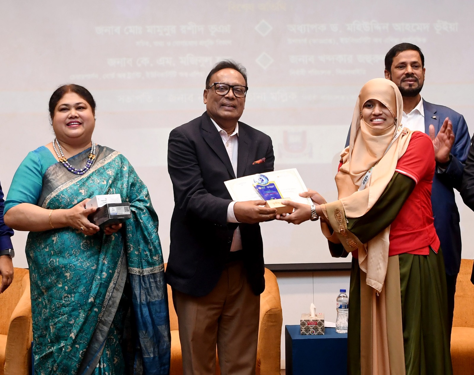 যুব প্রতিবন্ধী ব্যক্তিদের "জাতীয় আইটি প্রতিযোগিতা ২০২৬" অনুষ্ঠানে মাননীয় মন্ত্রী ফকির মাহবুব আনাম।