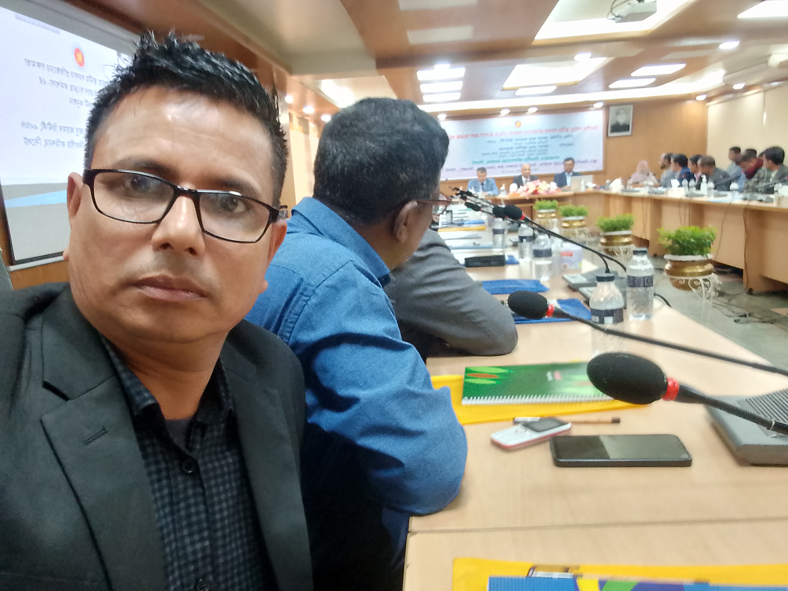 সিলেট বিভাগীয় প্রশিক্ষন কর্মশালায় সচিবদের প্রশিক্ষন।