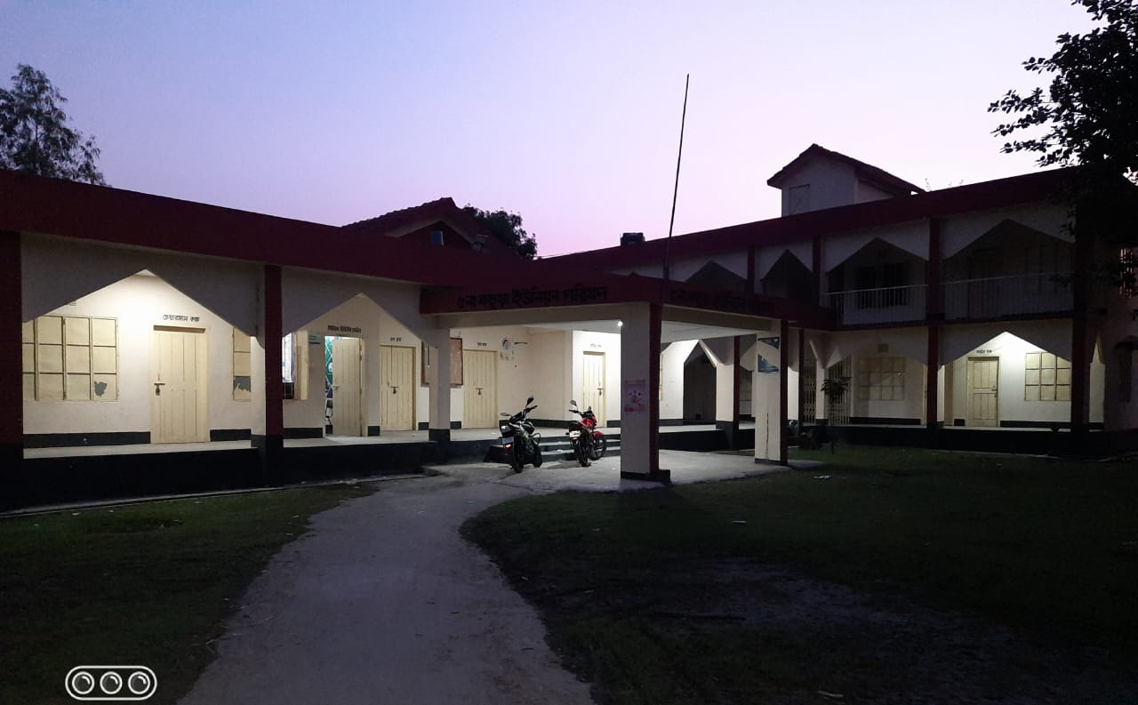 কচুয়া ইউপি ভবন রাত্রীকালিন চিত্র।