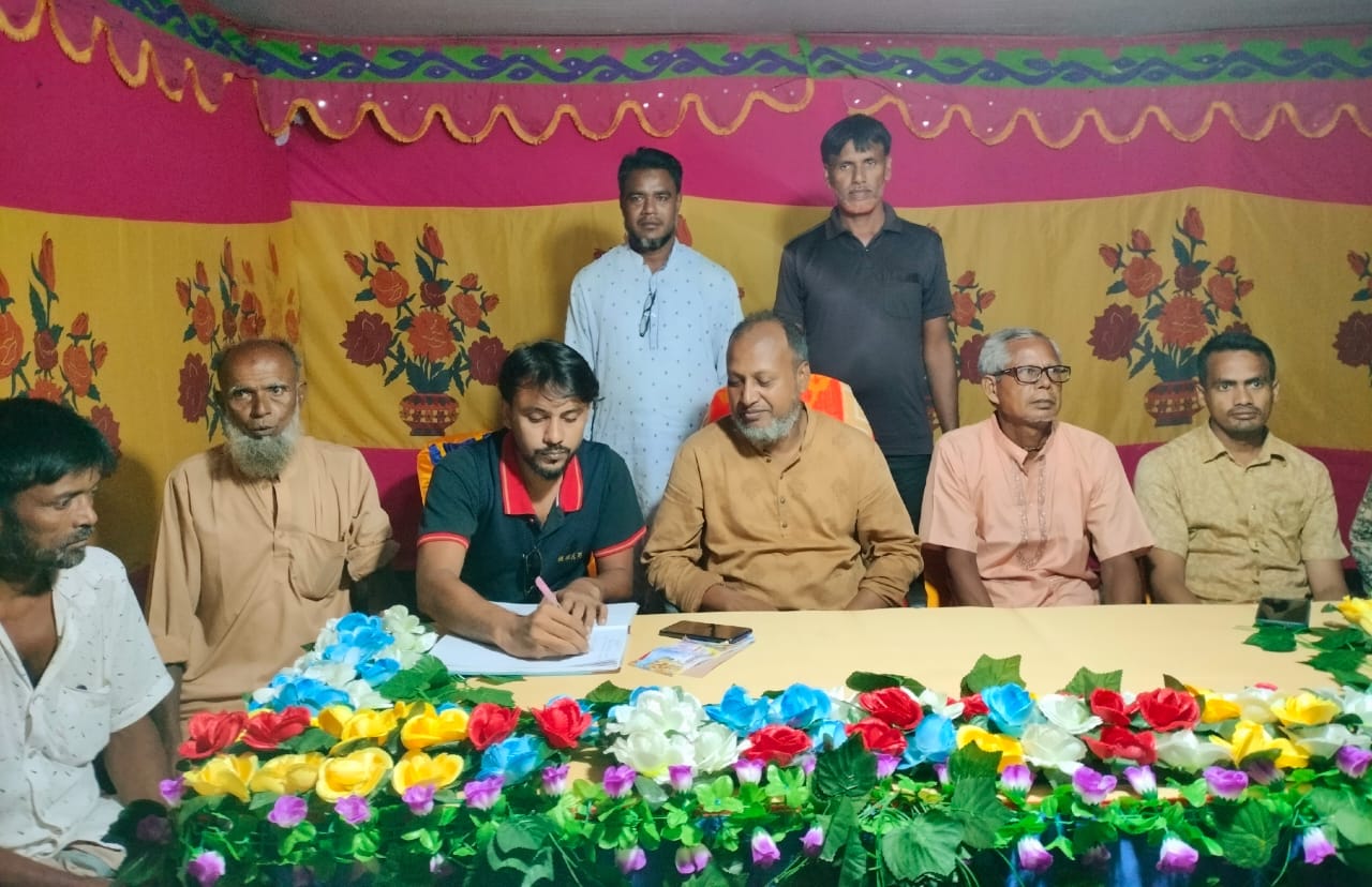 কচুয়া ইউনিয়নের বিভিন্ন পুজাঁ মন্ডব পরির্শন করেন অত্র ইউপি চেয়ারম্যান
