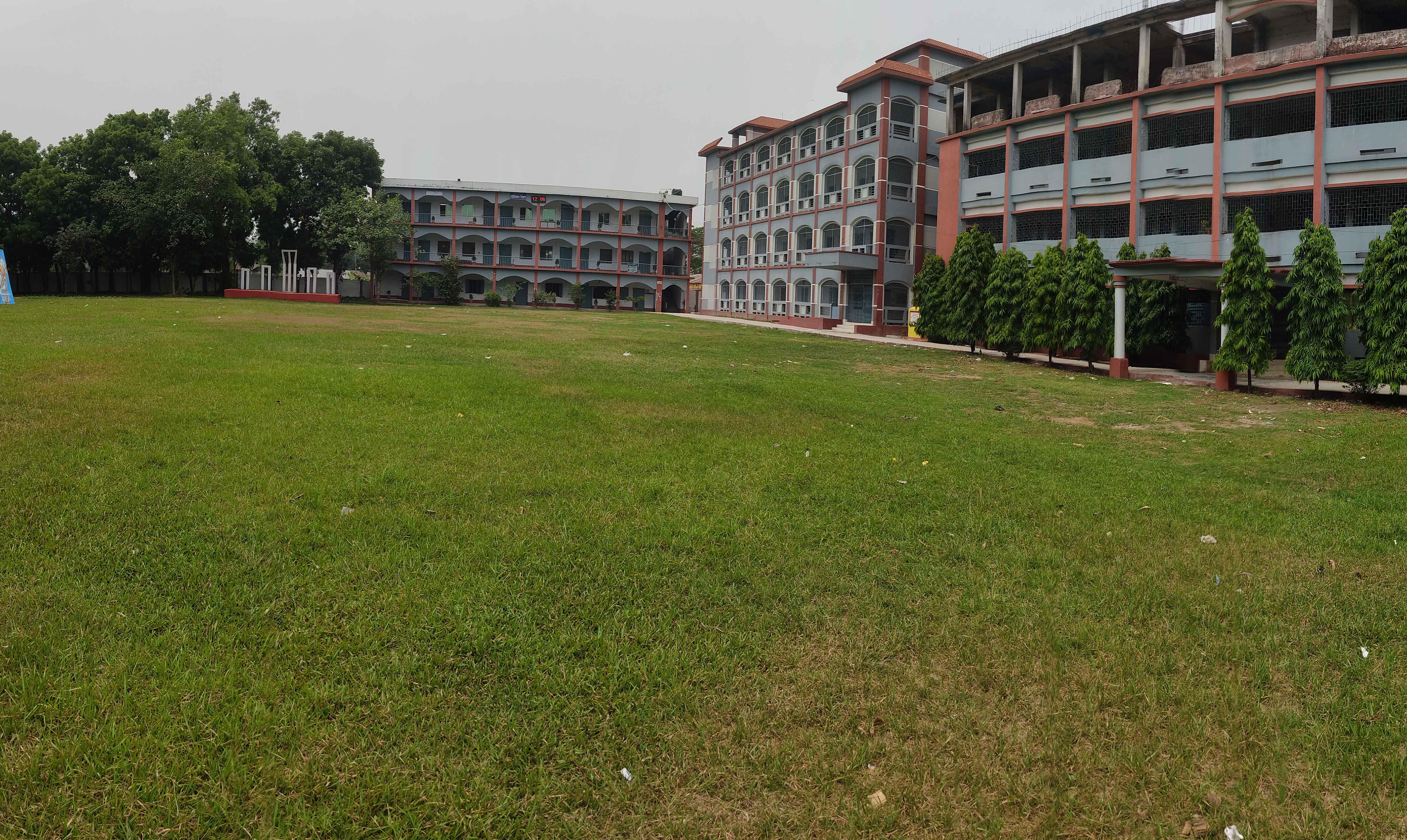 কলেজ মাঠ