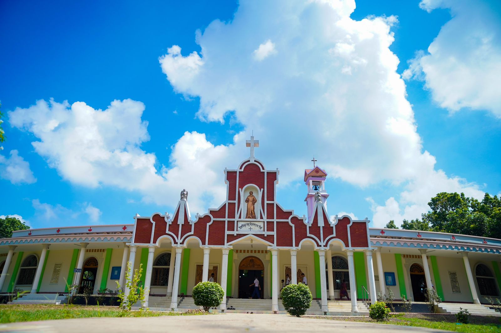 সেন্ট নিকোলাস চার্চ