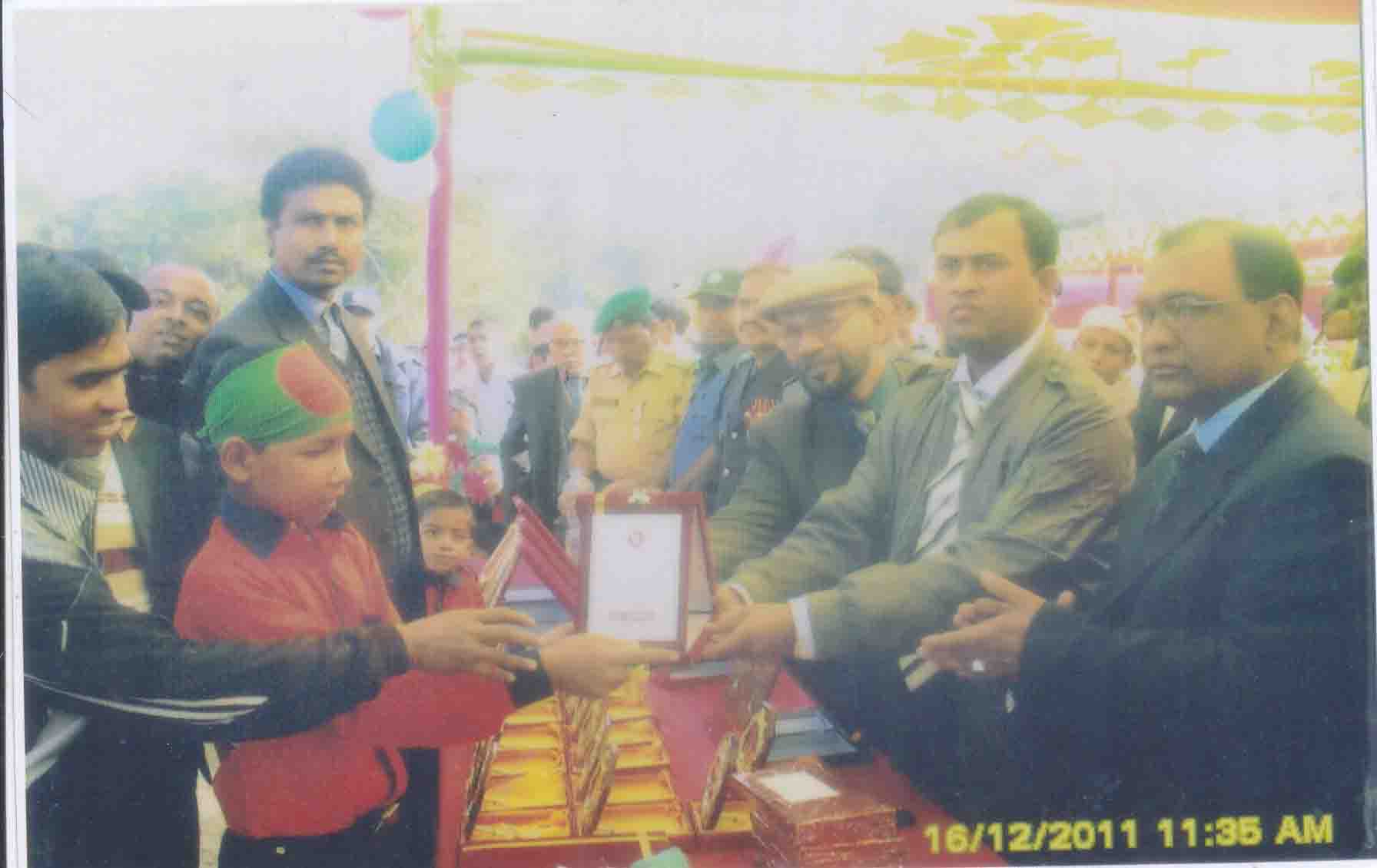 মহান স্বাধীনতা ও জাতীয় দিবস/১১ এর কুচকাওয়াজ প্রতিযোগীতায় অংশগ্রহণ করে। ১ম স্থান অধিকার 