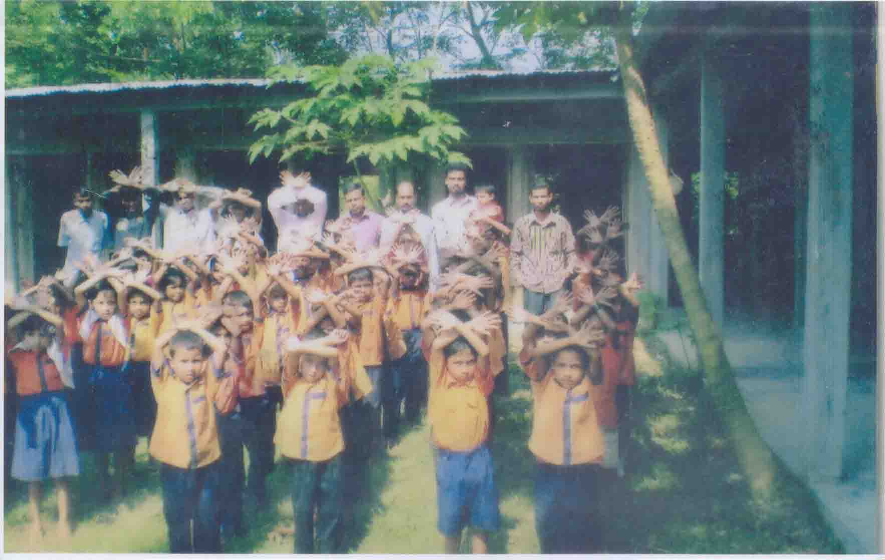 প্রাত্যহিত শিক্ষার্থী সমাবেশে শিক্ষার্থীরা