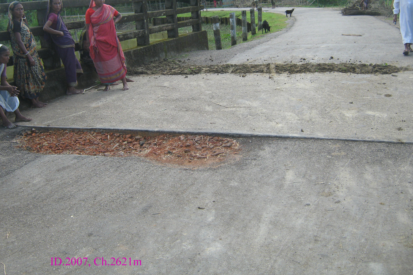 রাস্তা রক্ষনাবেক্ষন কর্মীদের ছবি