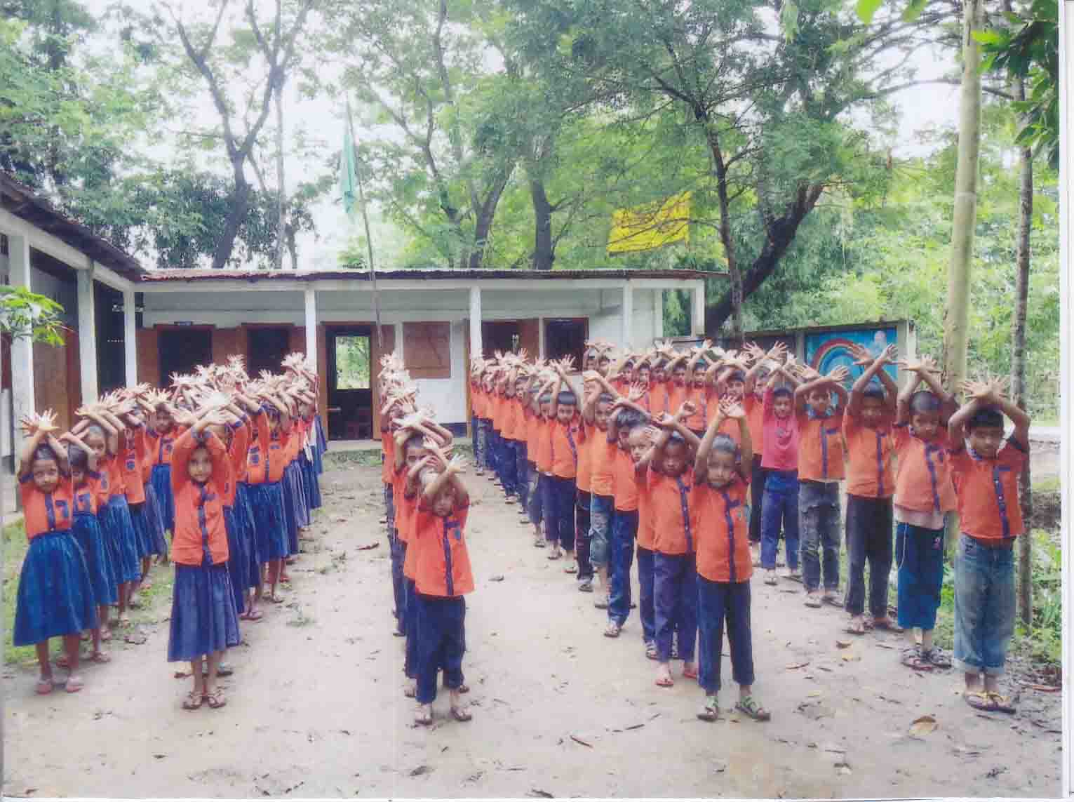 প্রাত্যহিত সমাবেশে রাইজিংসান কিন্ডার গার্টেন এর ক্ষুদে শিক্ষাথীরা