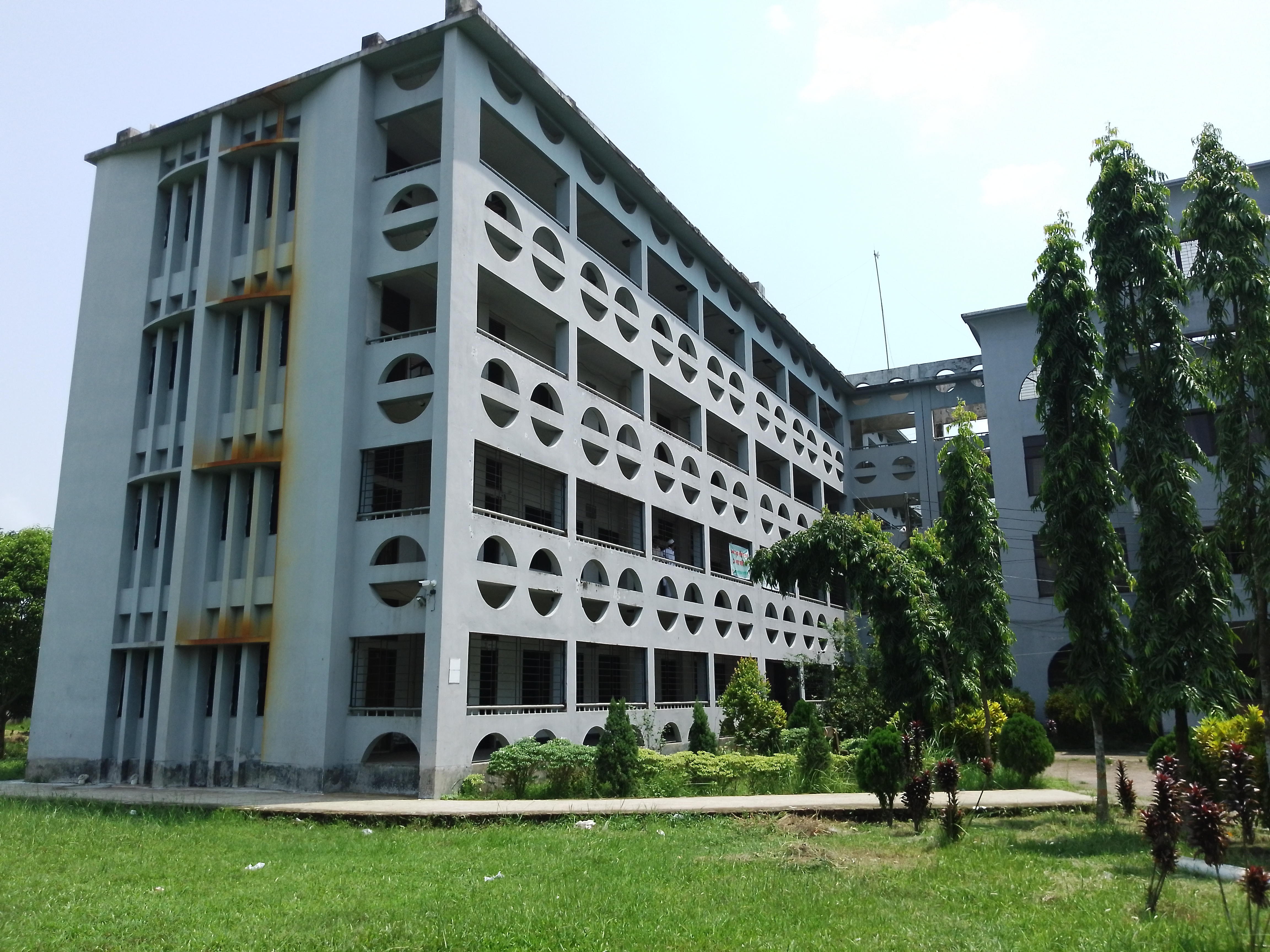 কিশোরগঞ্জ পলিটেকনিক ইনস্টিটিউটে একাডেমিক ভবন