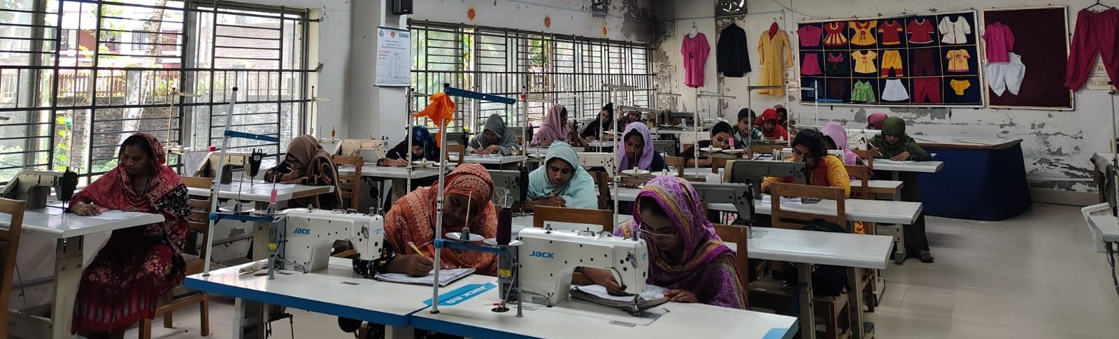 খুলনা মহিলা টিটিসি গার্মেন্টস ট্রেড