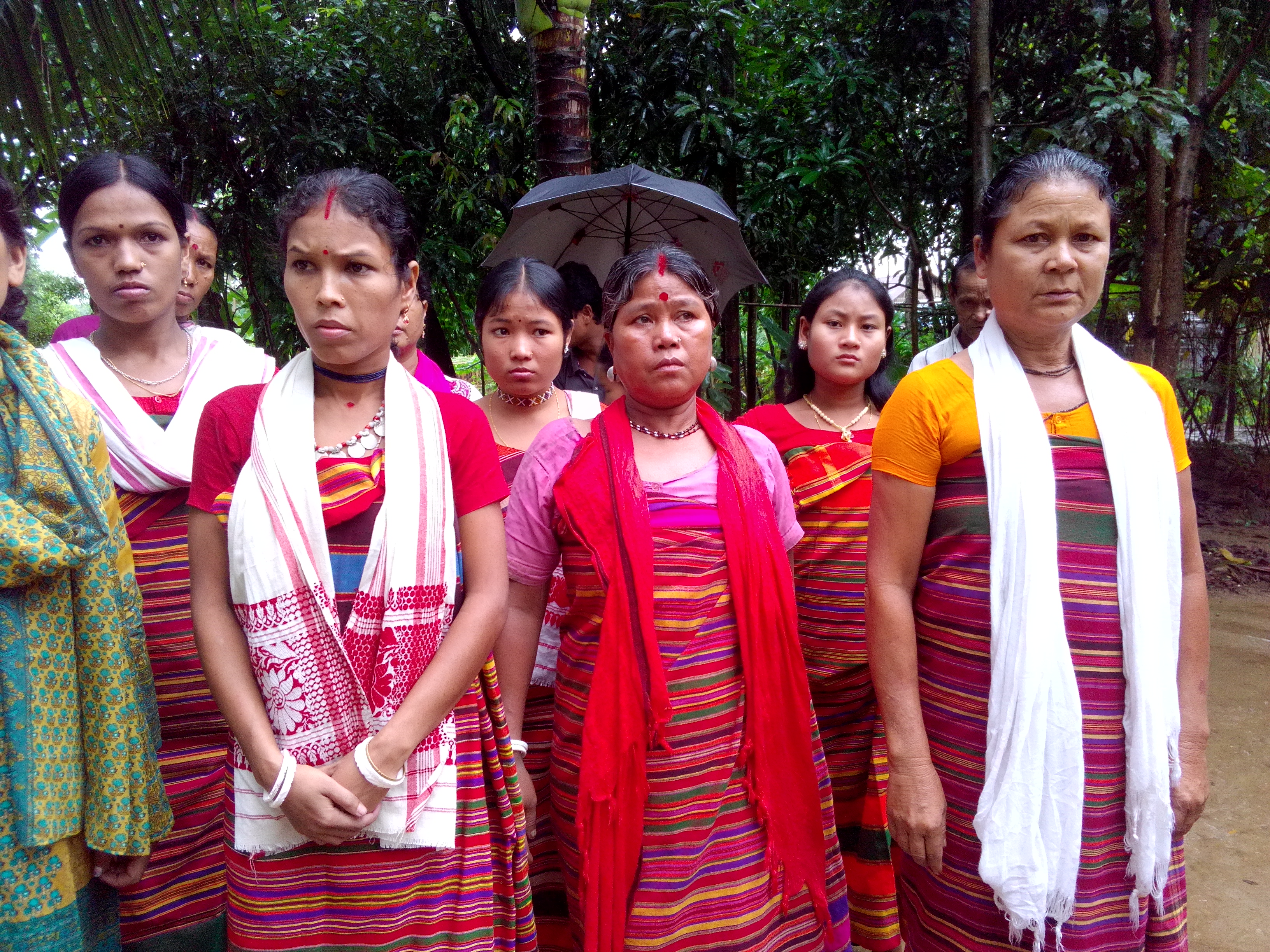 উৎসবের সাজে বানাই রমণী