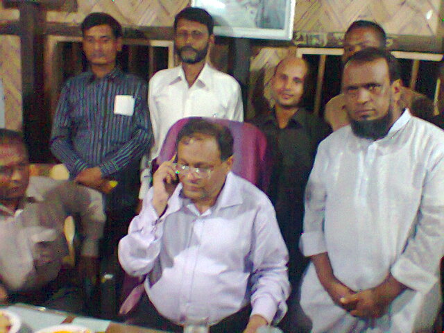 ভিজিএফ চাল বিতরণের ছবি