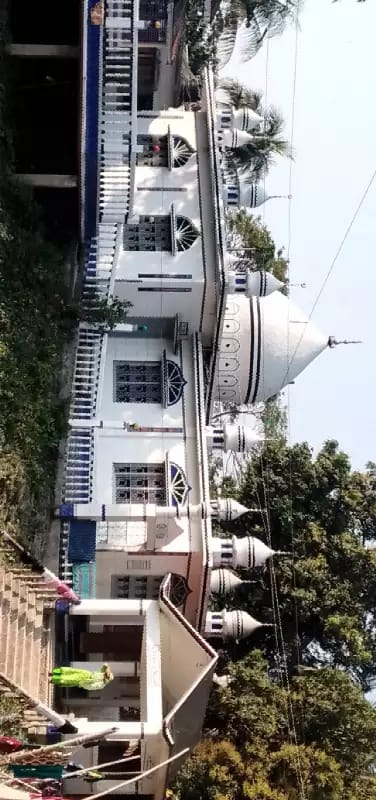 ফুলকুচি ফালু পীর সাহেবের বাড়ি