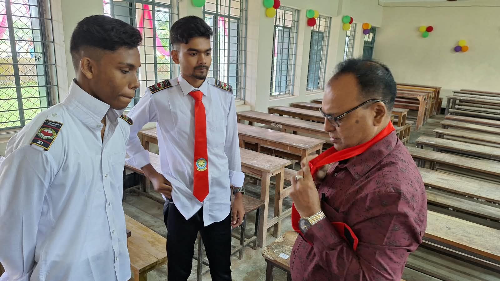 মেধাবী শিক্ষার্থীদের পুরস্কার প্রদান