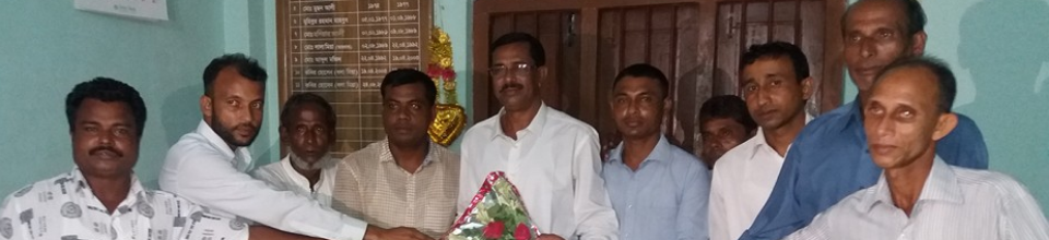 নব নির্বাচিত চেয়ারম্যান জনাব কবির হোসেন ধলা মিয়া কে ইউ পি সকল সদস্য বৃন্দ ফুল দিয়ে বরণ