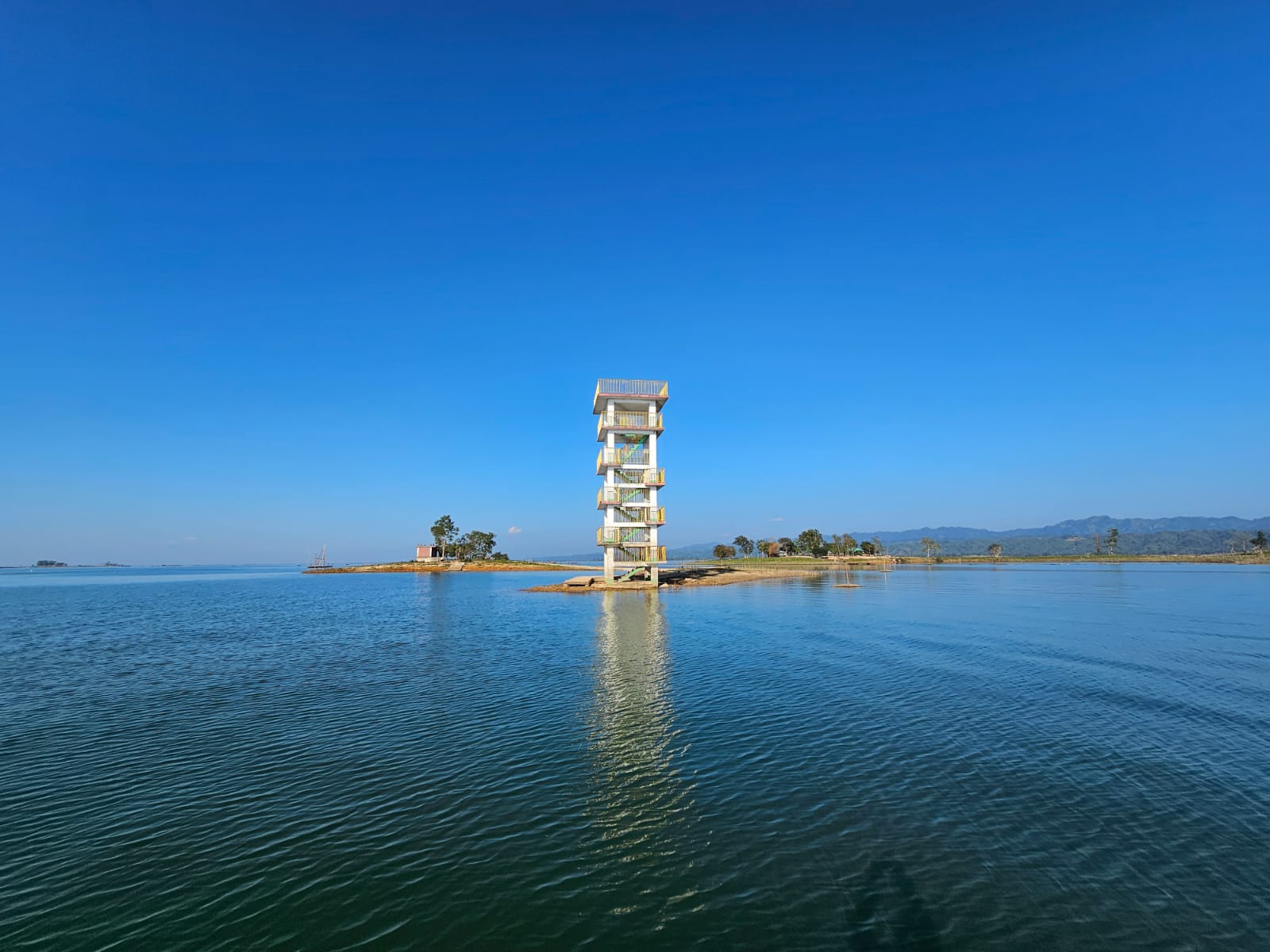 কাট্টলী বিলের ওয়াচ টাওয়ার