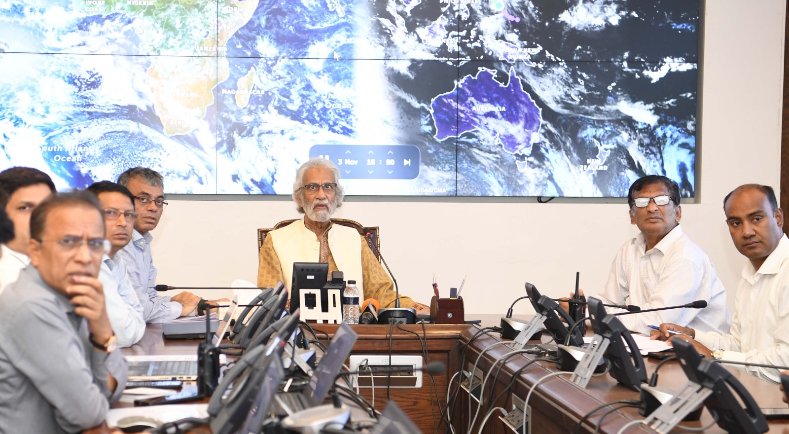 স্থানীয় সরকার, পল্লী উন্নয়ন ও সমবায় মন্ত্রণালয় এবং ভূমি মন্ত্রণালয়ের মাননীয় উপদেষ্টা জনাব  এ. এফ. হাসান আরিফ ঢাকা দক্ষিণ সিটি কর্পোরেশনের বংশালের নাজিরাবাজার এলাকায় মশক নিধন কার্যক্রম পরিদর্শন করেন। পরে, নগর ভবনস্থ কন্ট্রোলরুমে সরাসরি লার্ভিসাইডিং এবং ফগিং প্রক্রিয়া সরাসরি অনলাইনে পর্যবেক্ষণ করেন৷