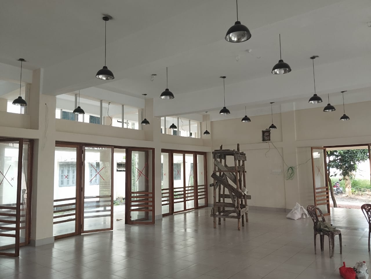 Newly Constructed Beautiful and Modern Hallroom