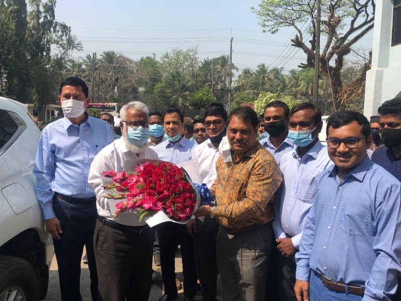 এলজিইডি কক্সবাজার প্রাঙ্গনে প্রধান প্রকৌশলী মহোদয়