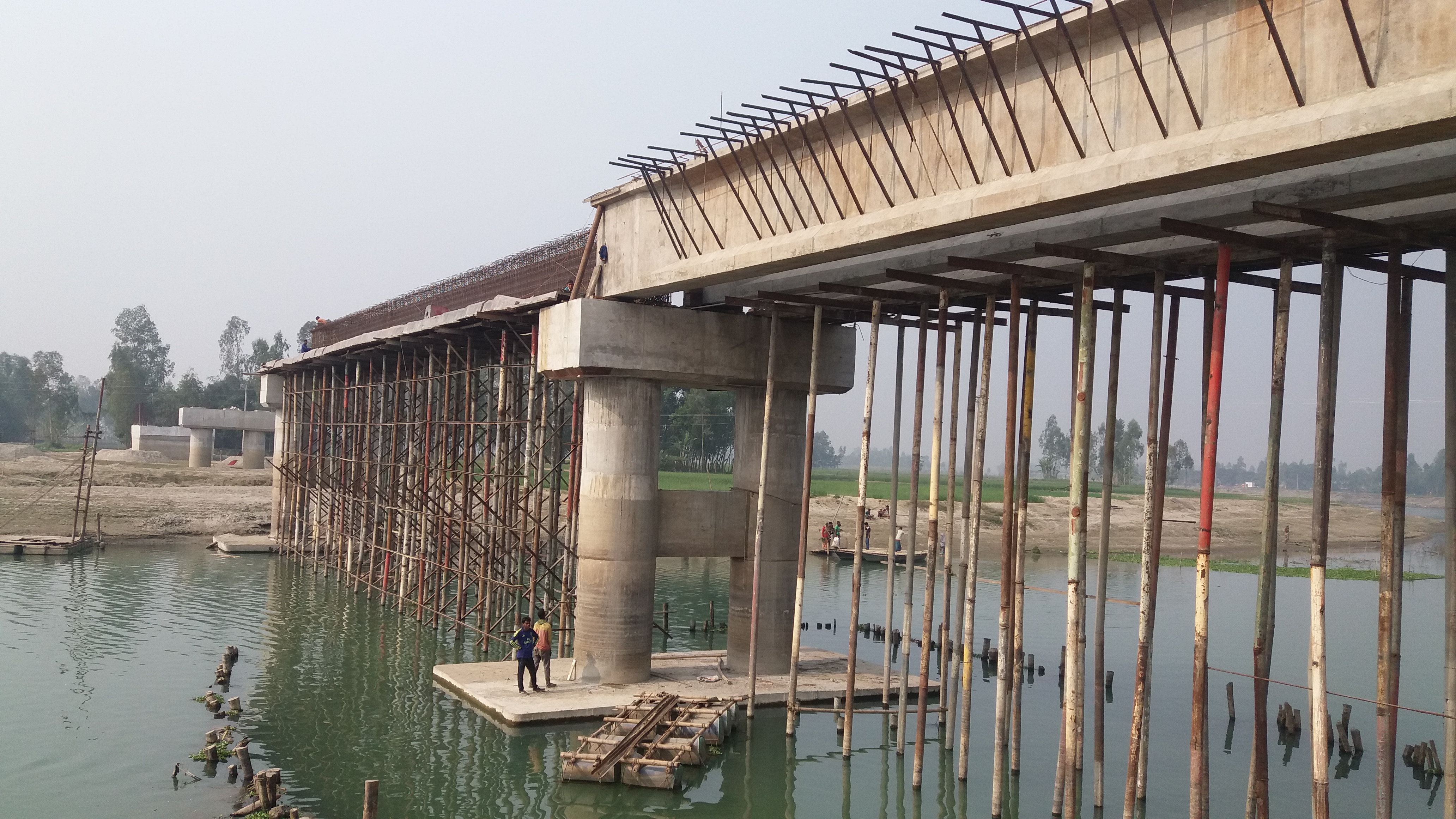 195.00m long prestressed Girder Bridge