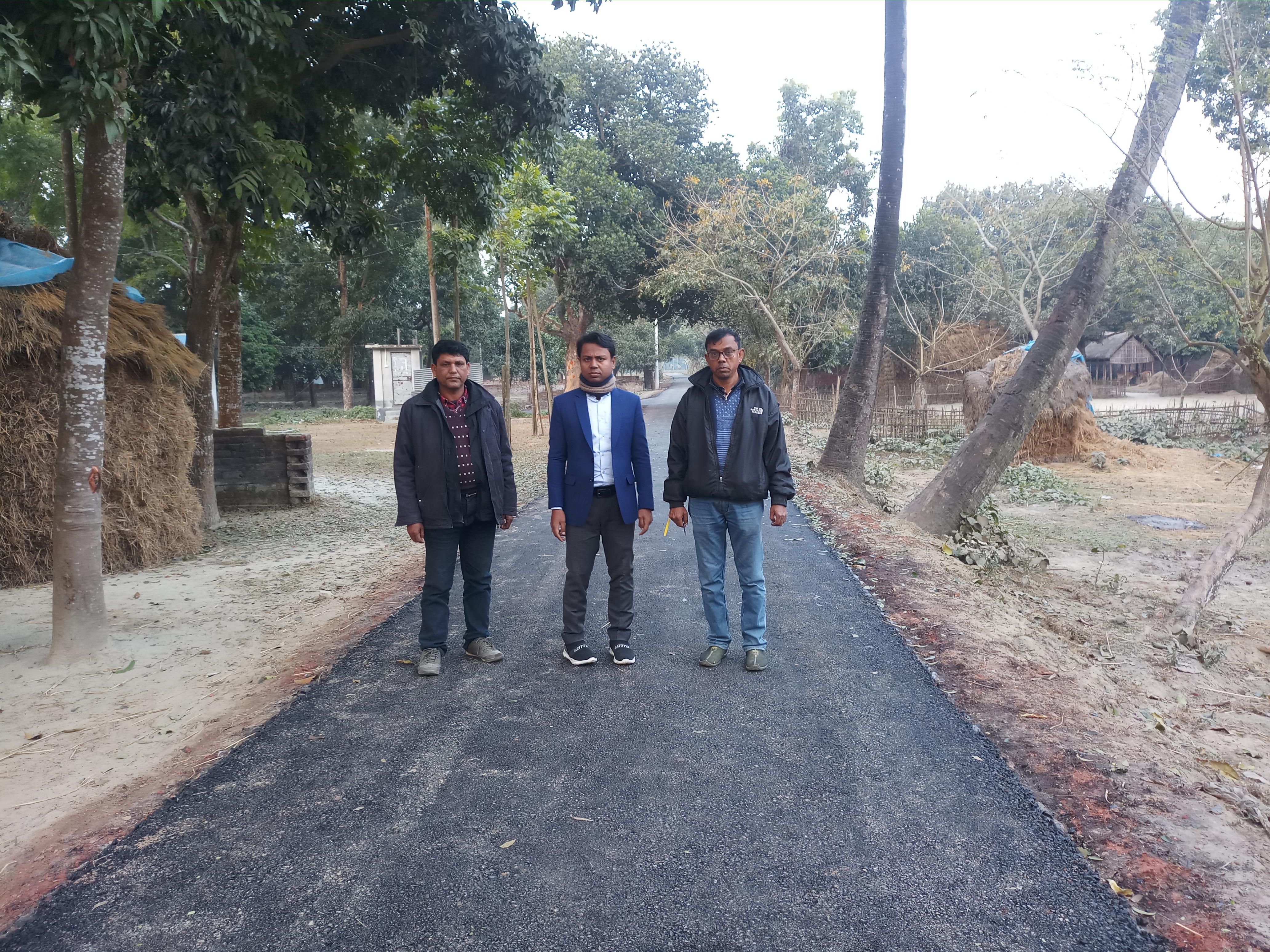 নিয়মিত রক্ষণাবেক্ষন কর্মসূচি (২০১৯-২০) এর আওয়তায় বকুয়া সরকারি প্রাইমারি স্কুল হতে জাবরগাছি রোড মেরামত কাজের আলোকচিত্র, হরিপুর, ঠাকুরগাঁও