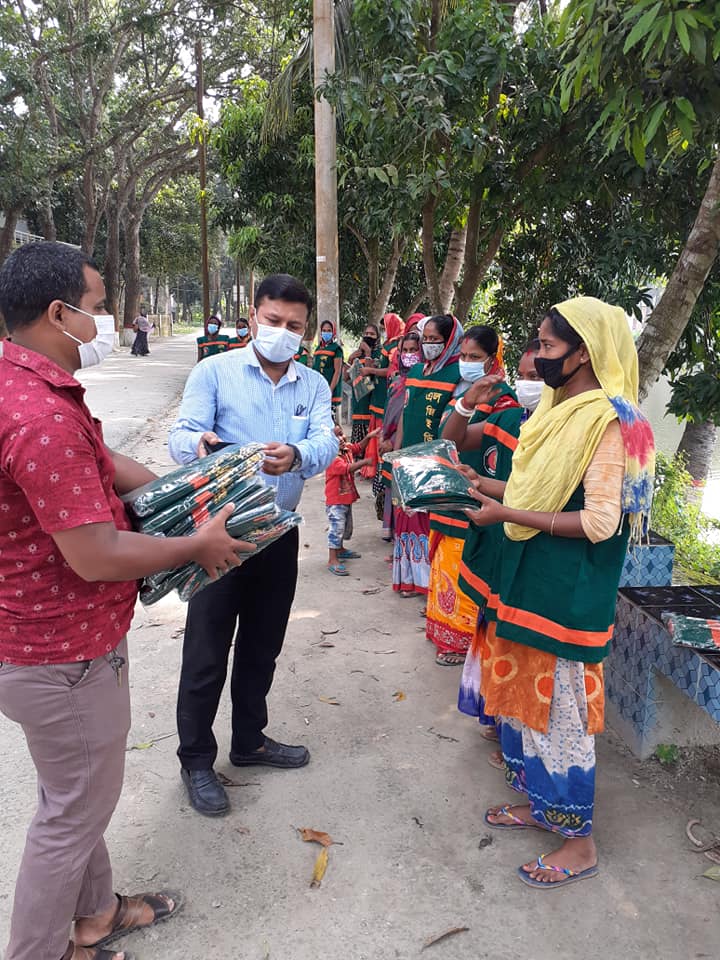 এপ্রোন বিতরন