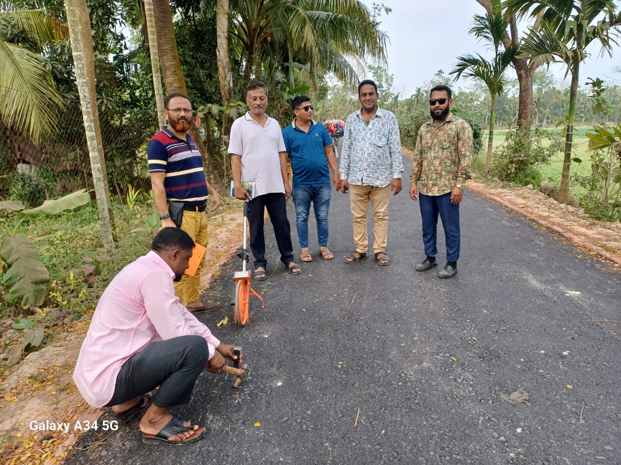 ল্যাব টেষ্টের জন্য নমুনা সংগ্রহ করণ।