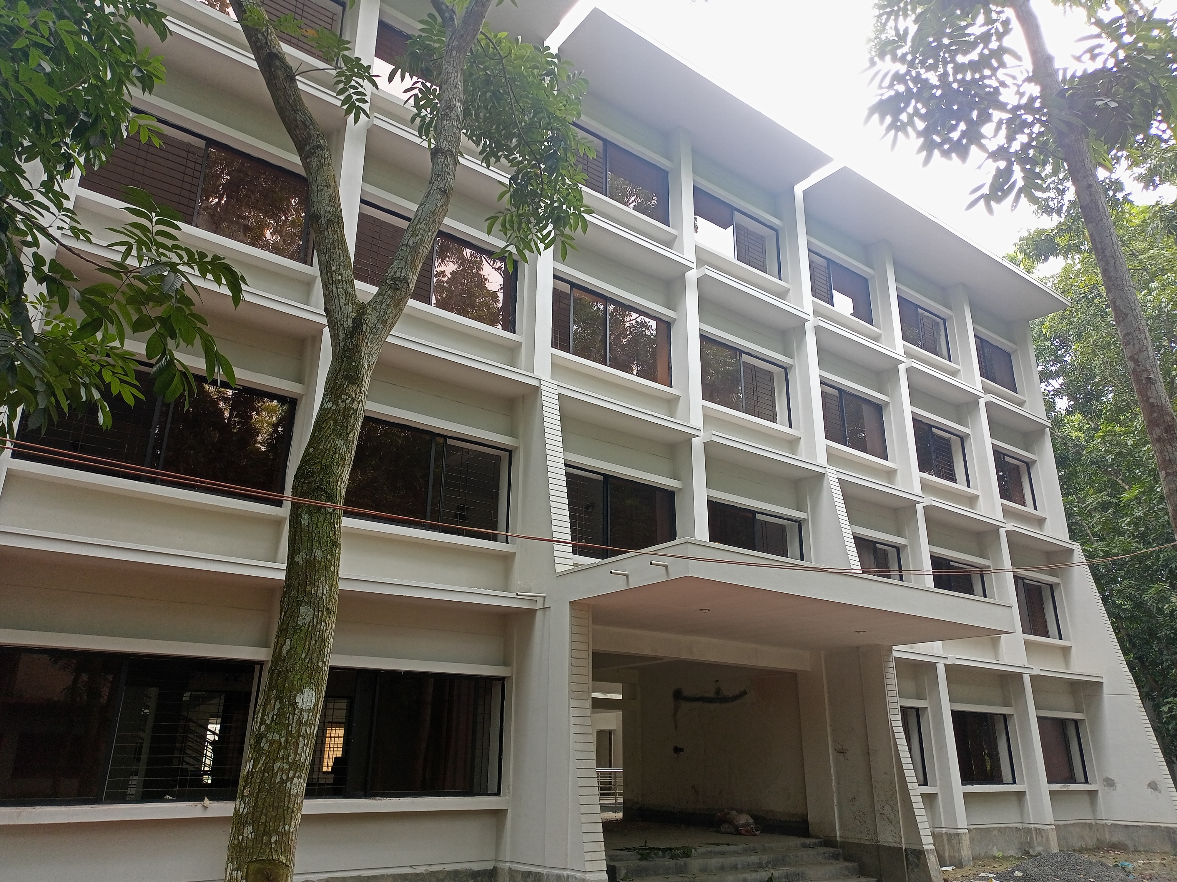 উপজেলা কমপ্লেক্স ভবন, মধুখালী, ফরিদপুর।