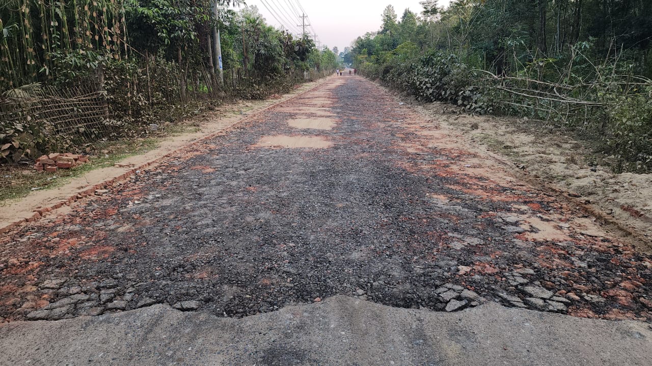 জিওবি প্রকল্পের আওতায় বাইশারী বাজার জিসি-ঈদগড় জিসি রোড, চেইনেজ: ৪১০০মি.-৮২০০মি.