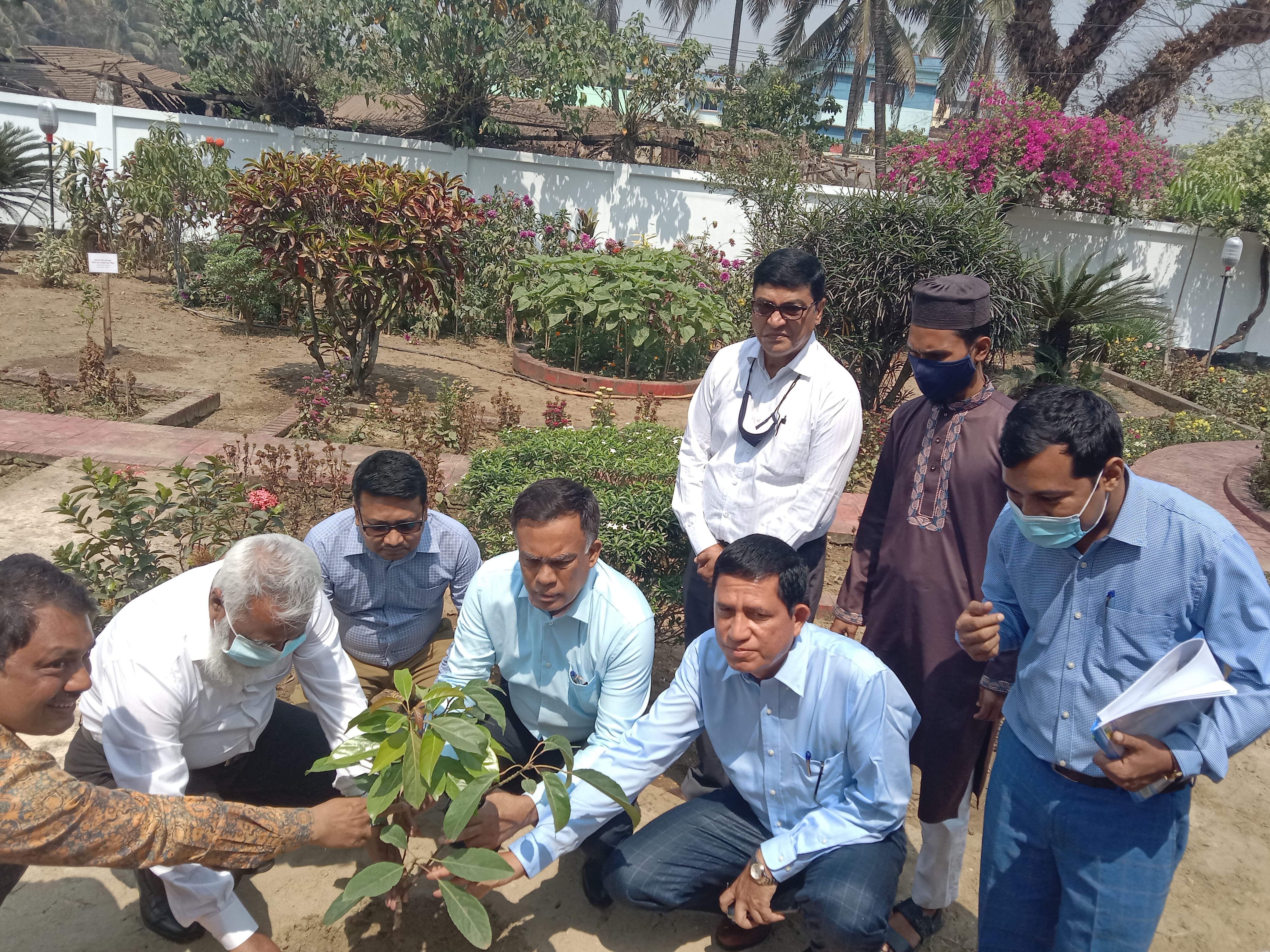 এলজিইডি কক্সবাজার প্রাঙ্গনে প্রধান প্রকৌশলী মহোদয়