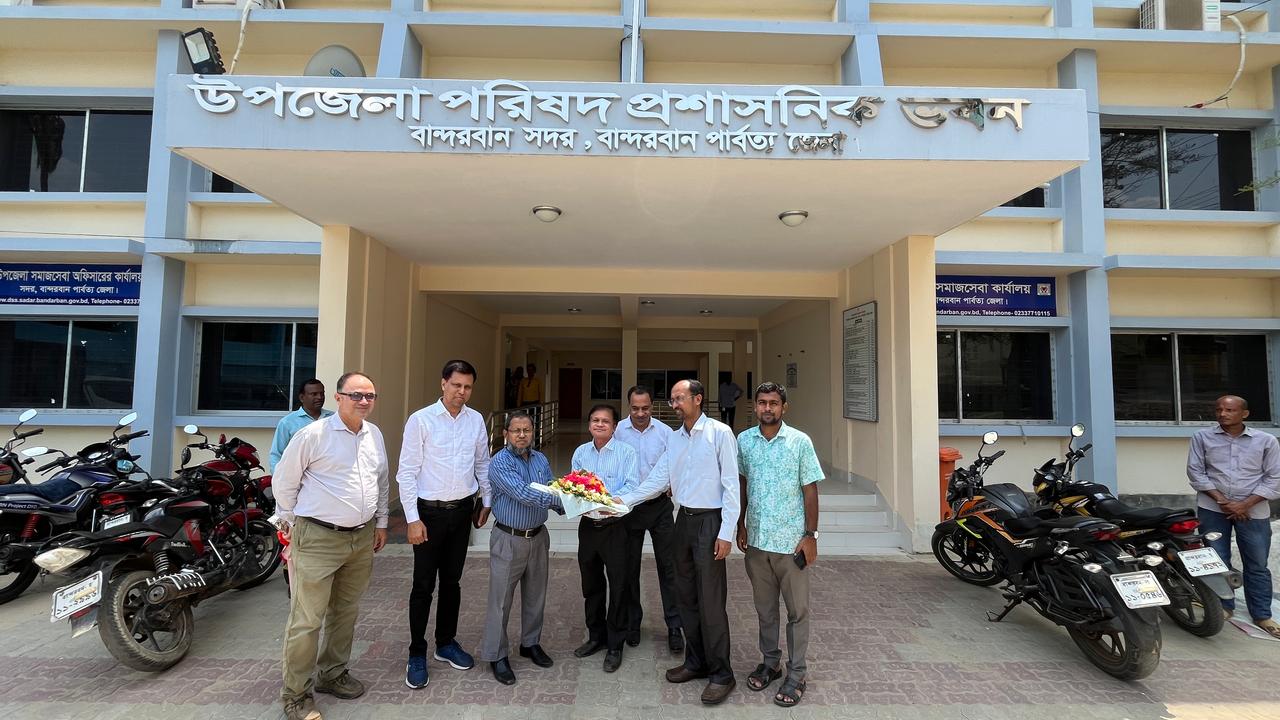 চট্টগ্রাম বিভাগের অতিরিক্ত প্রধান প্রকৌশলী জনাব কাজী গোলাম মোস্তফা স্যারের নবনির্মিত উপজেলা কমপ্লেক্স ভবন পরিদর্শন।