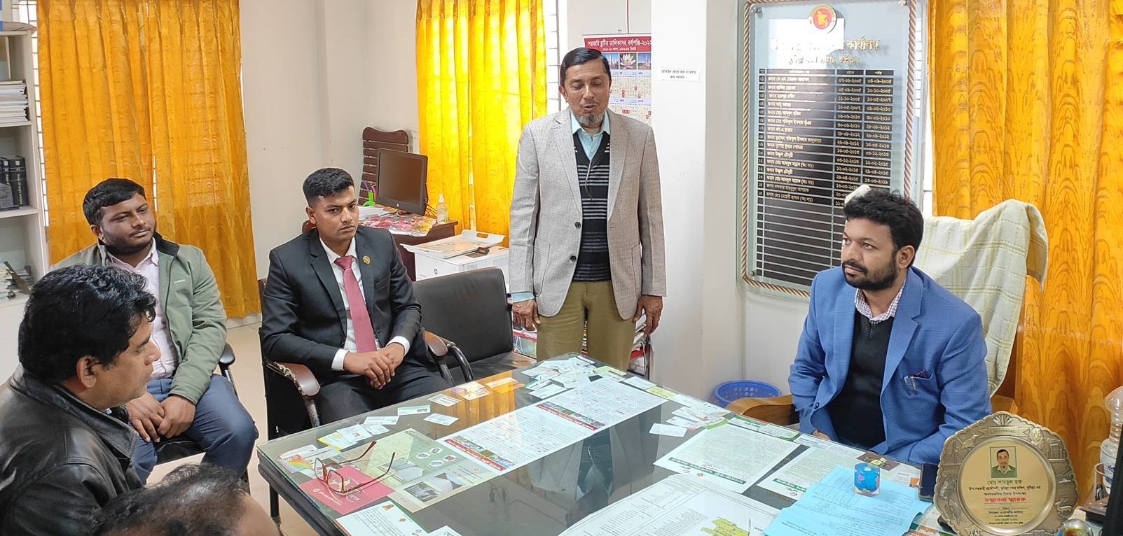 অনুষ্ঠানে বক্তব্য রাখেন অত্র দপ্তরের উপ-সহকারী প্রকৌশলী মোঃ সামছুল হক