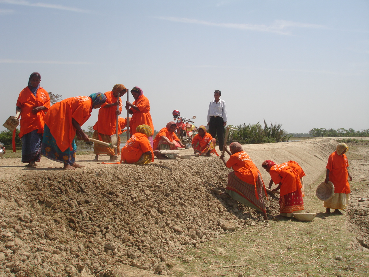 এলসিএস কর্মী