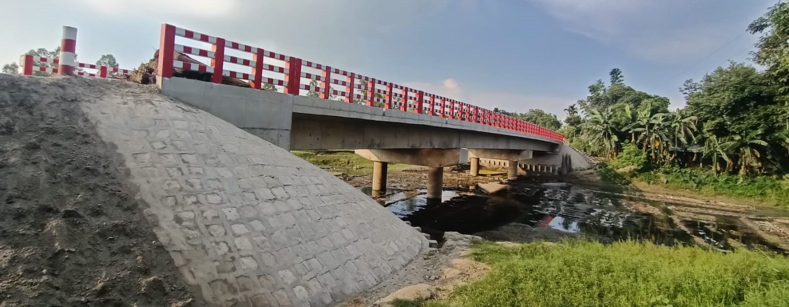 শেরপুর-কামারের চর রাস্তায় ৫০ মিঃ আরসিসি গার্ডার ব্রীজ, শেরপুর সদর, শেরপুর