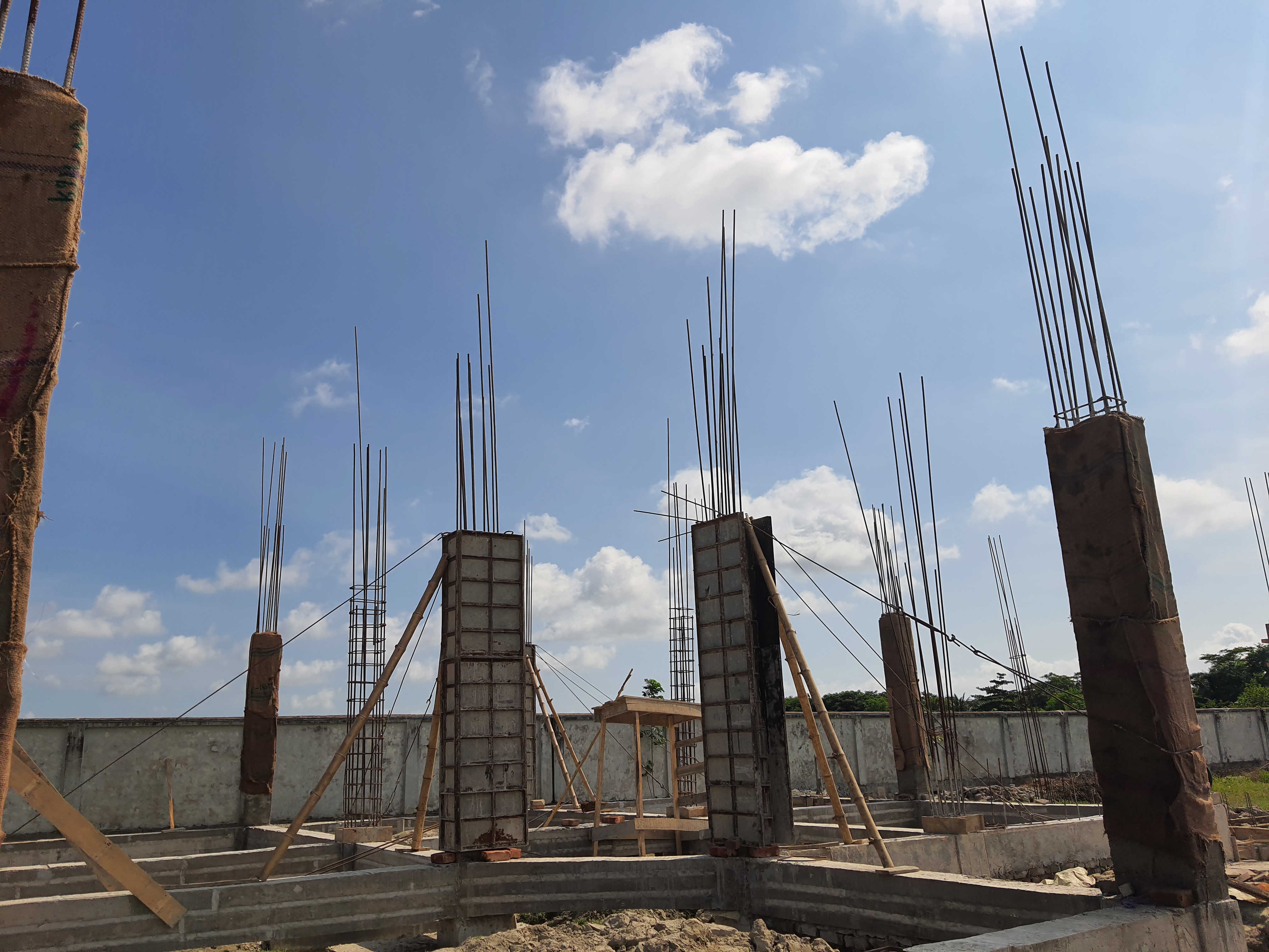 উপজেলা নির্বাহী অফিসারের বাসভবন এর চলমান কাজ