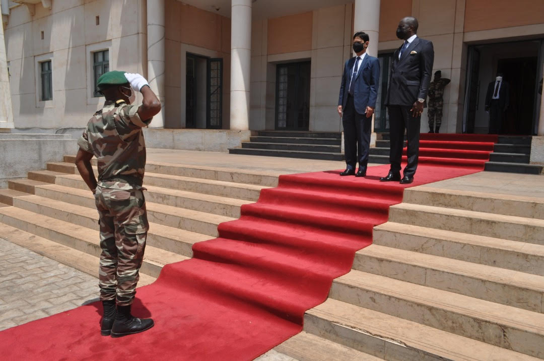 Bangladesh Ambassador presents credentials to President of Guinea Bissau: