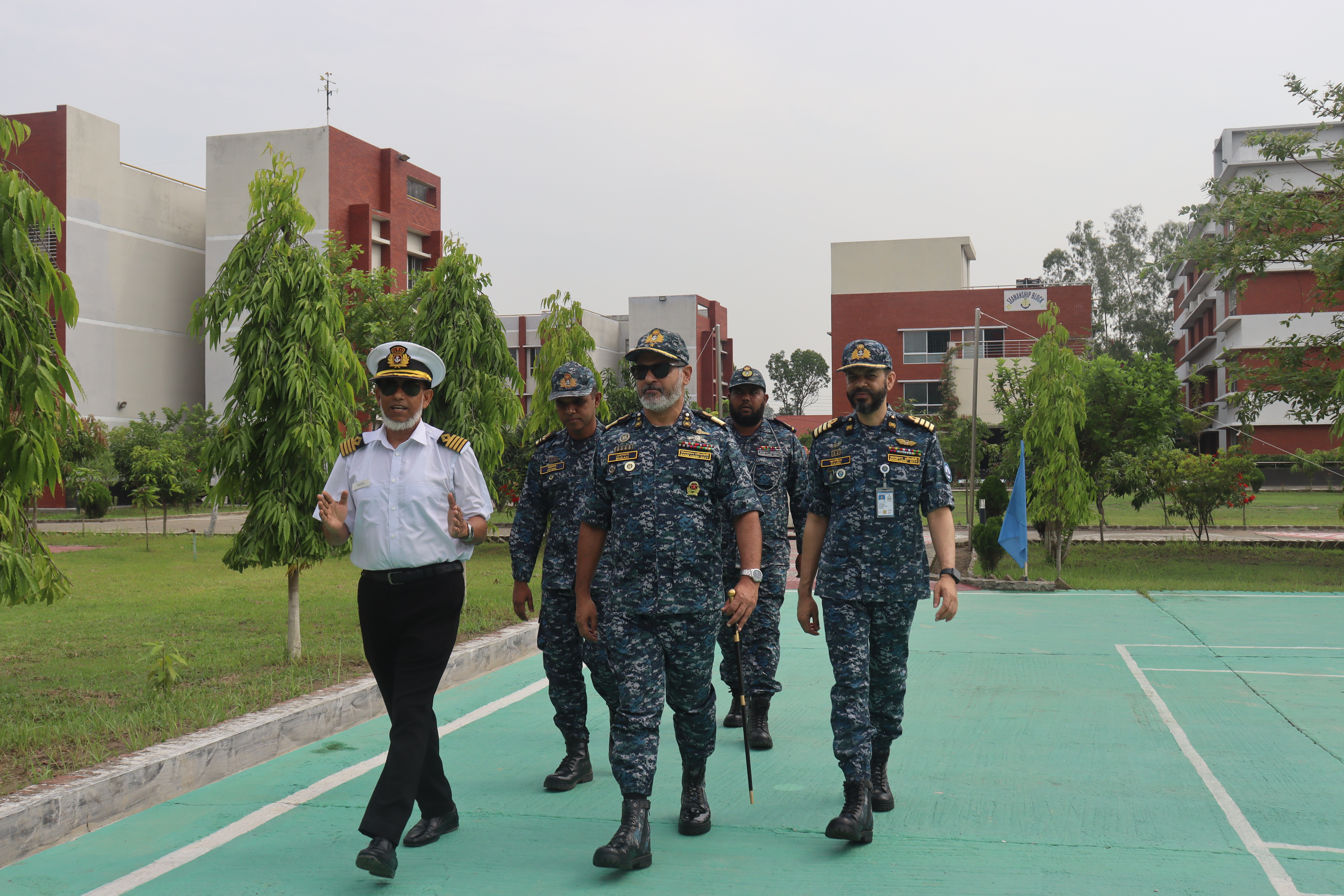 সম্মানিত রেজিস্ট্রার কমোডর মোহাম্মদ এহসানুল্লাহ খানের নেতৃত্বে বিএমইউ পরিদর্শন দলের বার্ষিক পরিদর্শন।