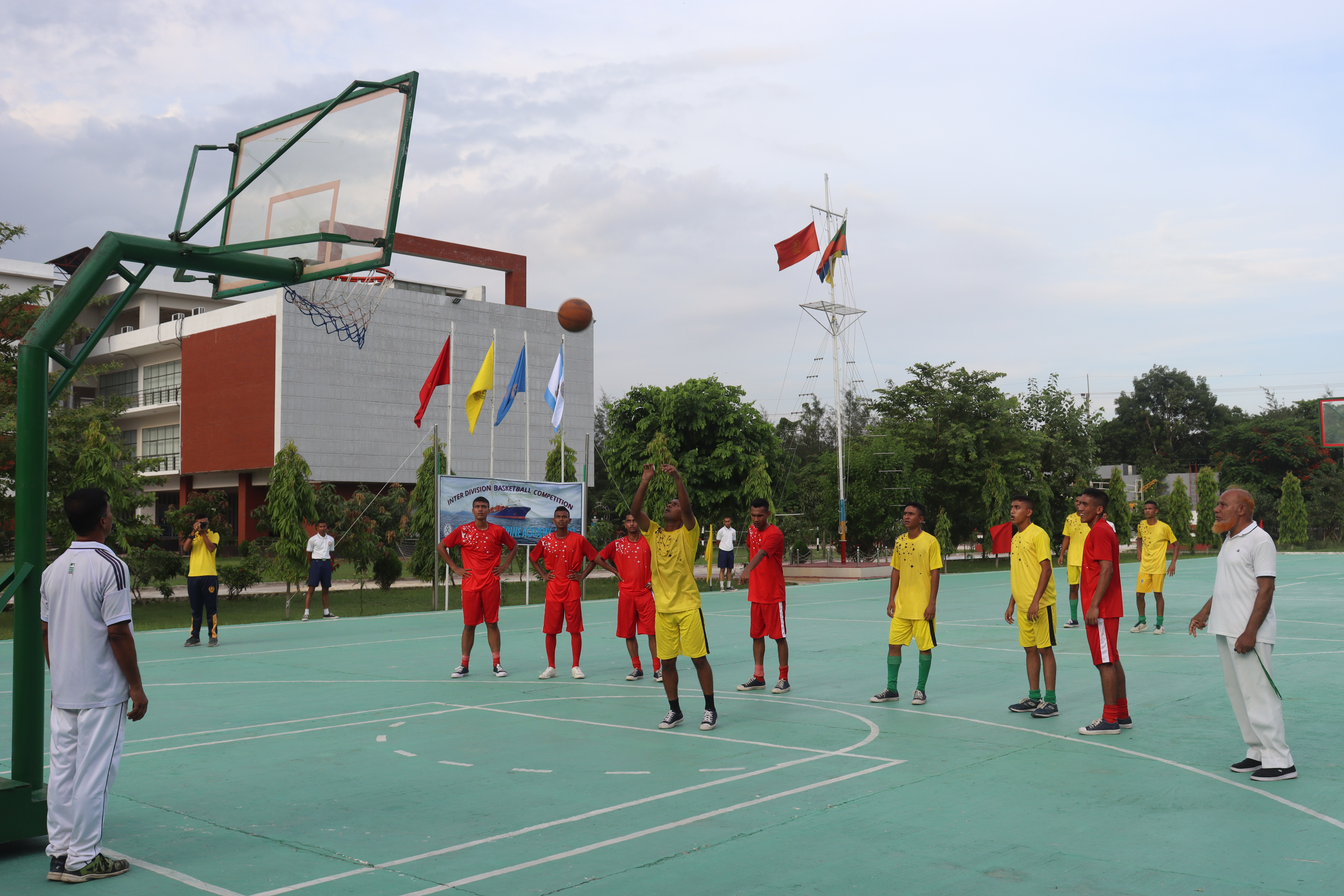 ইন্টার ডিভিশন বাসকেট বল প্রতিযোগিতা।