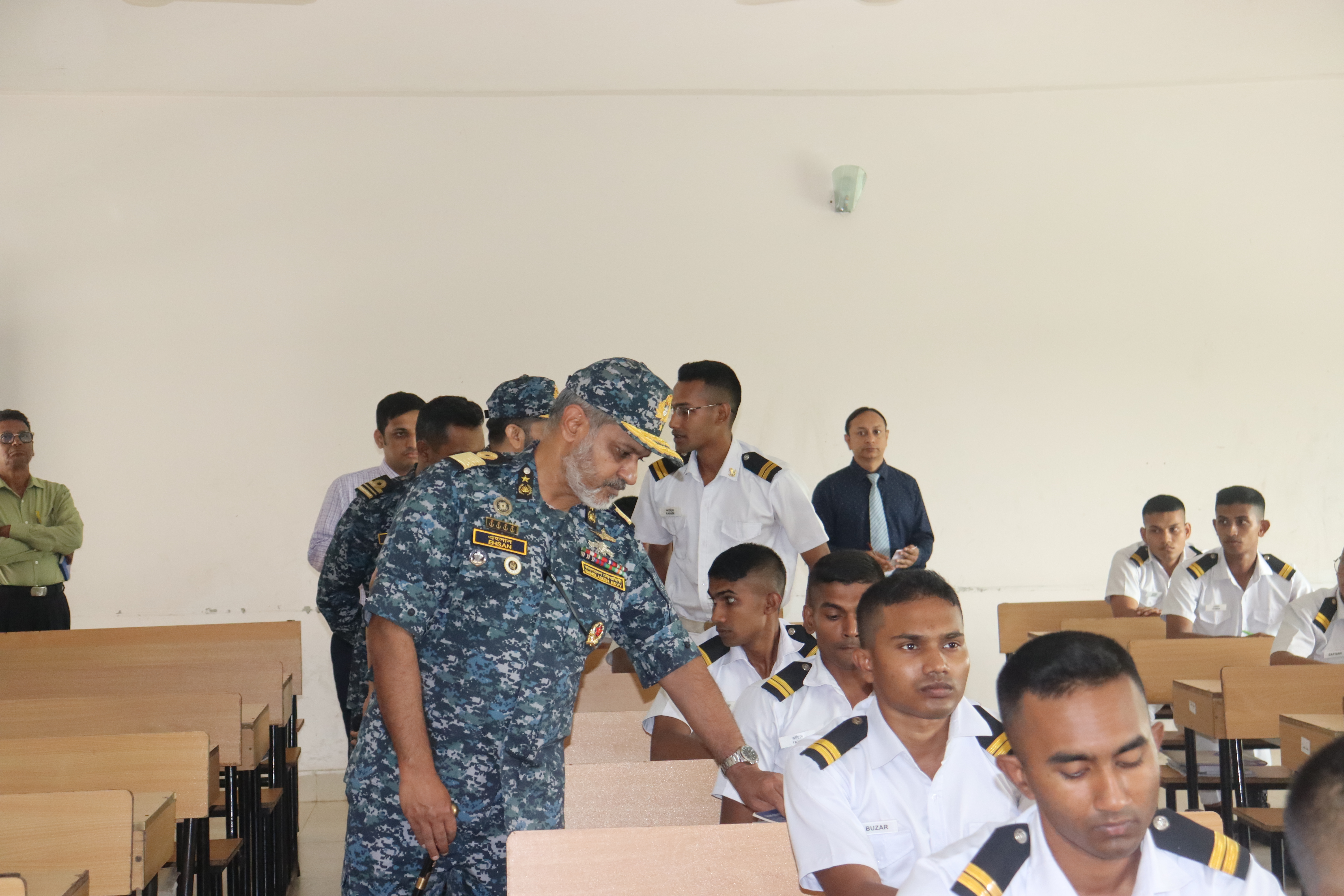 সম্মানিত রেজিস্ট্রার কমোডর মোহাম্মদ এহসানুল্লাহ খানের নেতৃত্বে বিএমইউ পরিদর্শন দলের বার্ষিক পরিদর্শন।