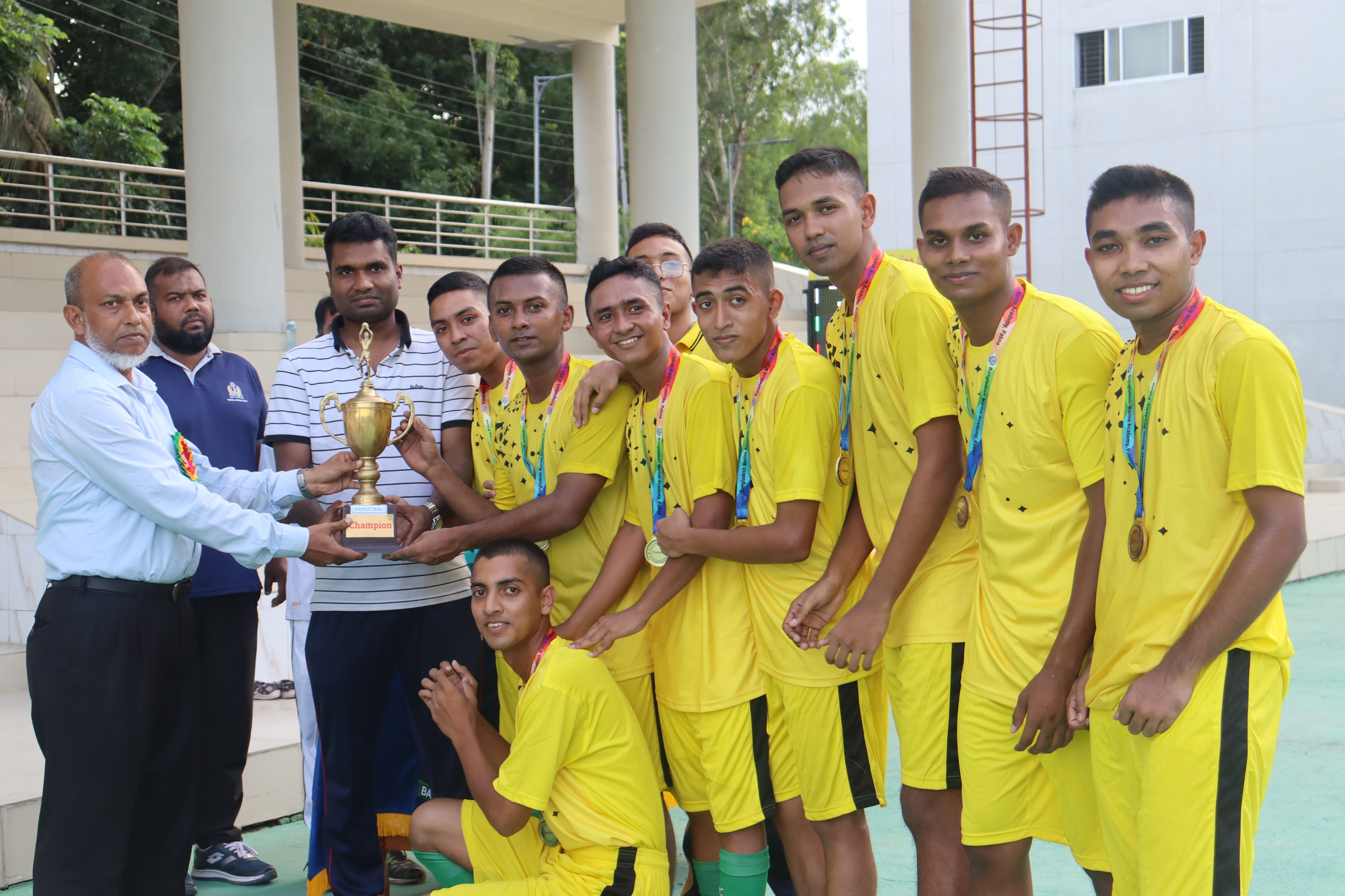 ইন্টার ডিভিশন বাসকেট বল প্রতিযোগিতা।